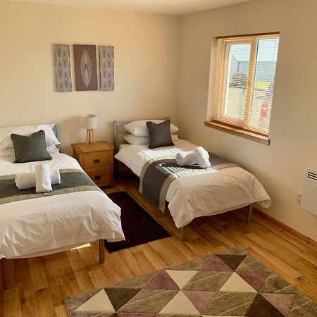 Eastbrae Cottages & Lodges Стромнес Екстериор снимка