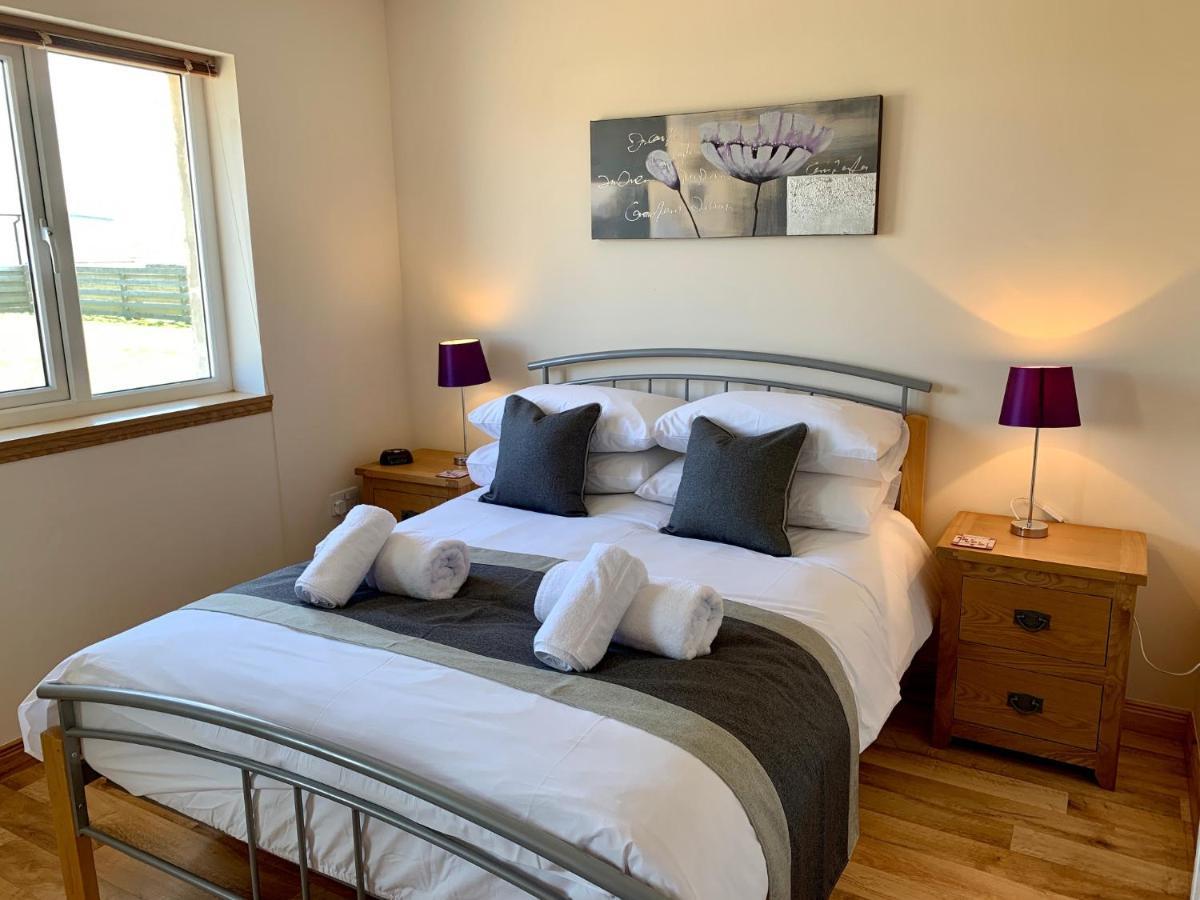 Eastbrae Cottages & Lodges Стромнес Екстериор снимка