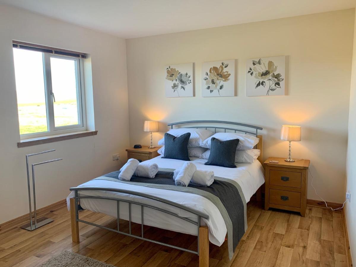 Eastbrae Cottages & Lodges Стромнес Екстериор снимка