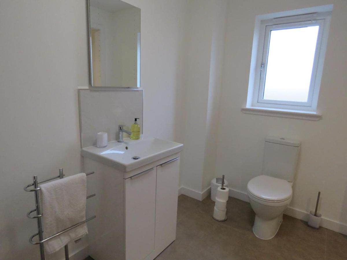 Eastbrae Cottages & Lodges Стромнес Екстериор снимка