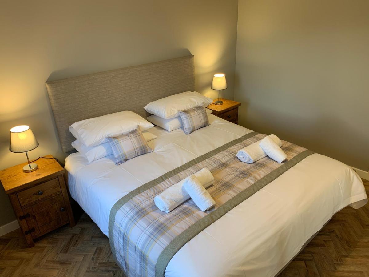Eastbrae Cottages & Lodges Стромнес Екстериор снимка
