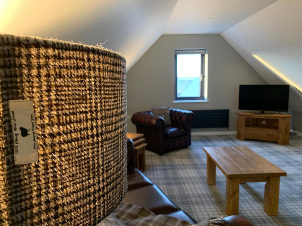 Eastbrae Cottages & Lodges Стромнес Екстериор снимка